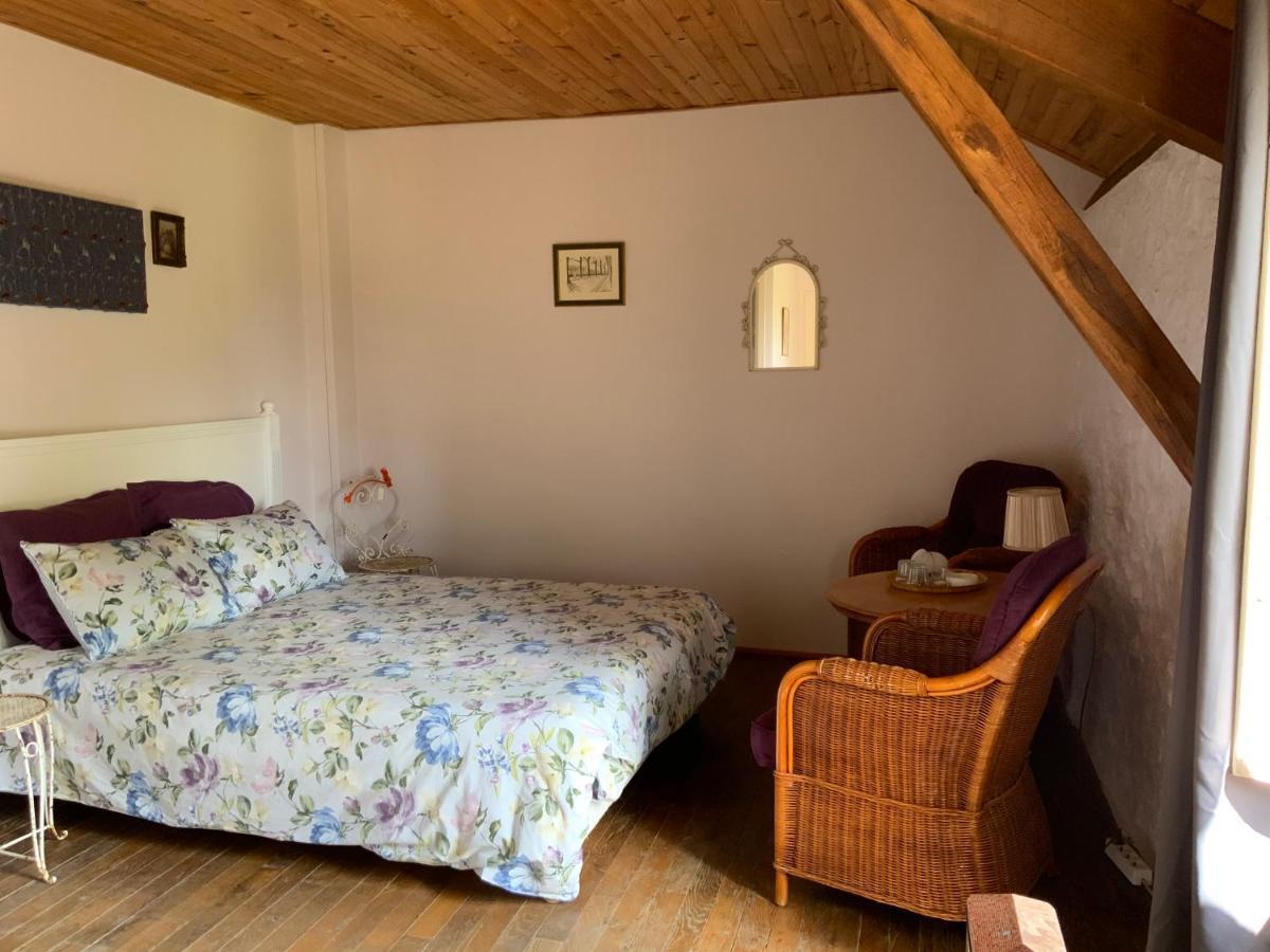 Domaine Les Teuilleres Bed & Breakfast Lacam-dʼOurcet Екстериор снимка
