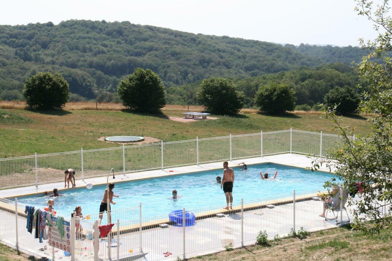 Domaine Les Teuilleres Bed & Breakfast Lacam-dʼOurcet Екстериор снимка