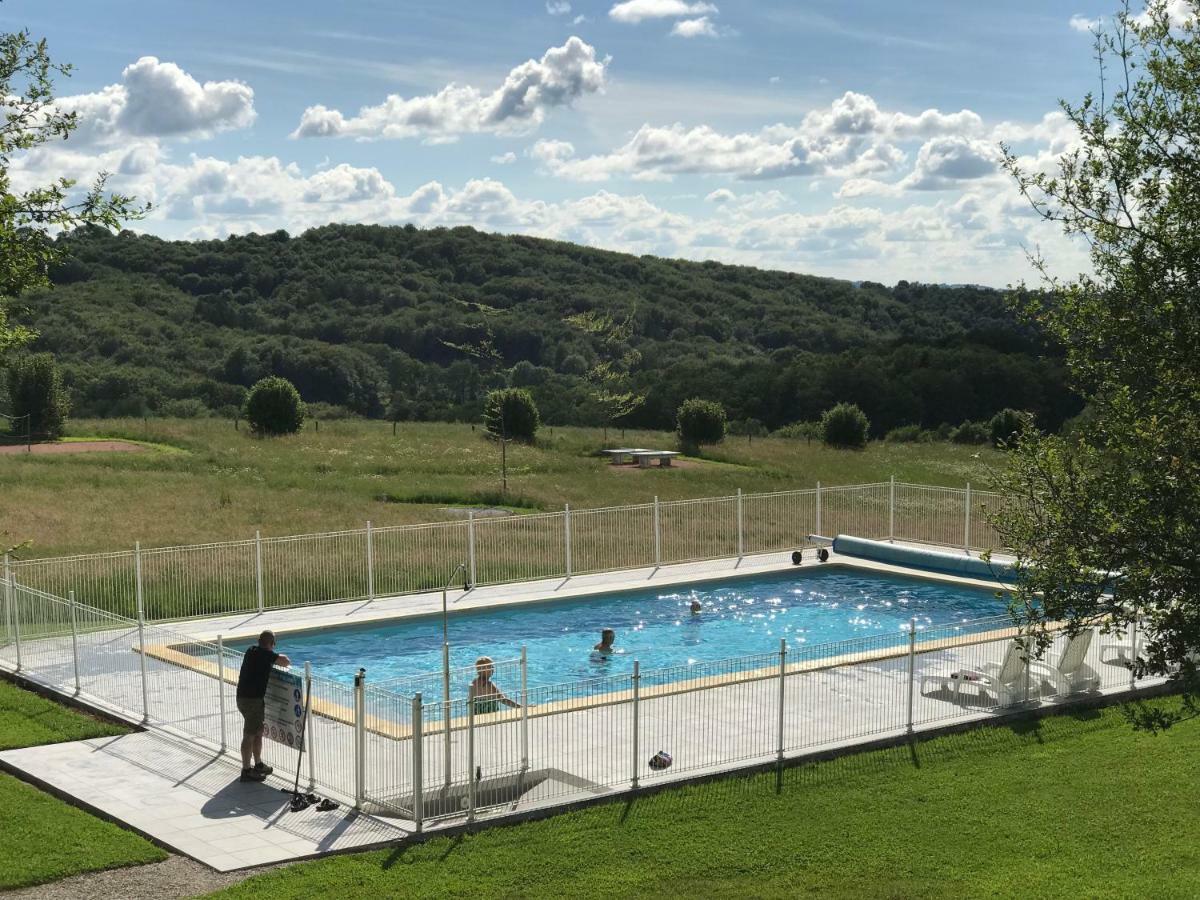 Domaine Les Teuilleres Bed & Breakfast Lacam-dʼOurcet Екстериор снимка